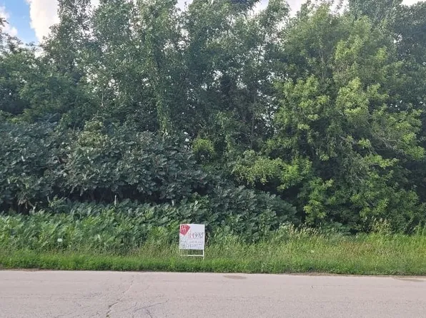 9011 S Hill Rd, Marengo, IL 60152