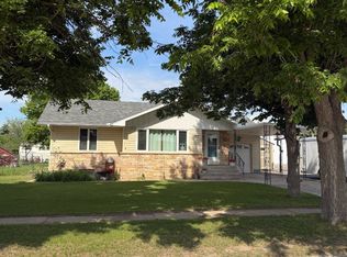 515 3rd Ave E, Culbertson, MT 59218