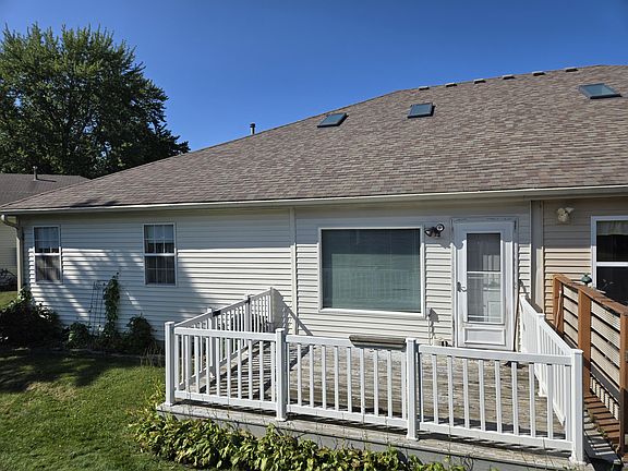 3rd image of 2202 Stori Ln