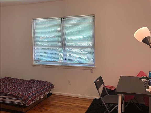 3rd image of 86 McLoughlin St