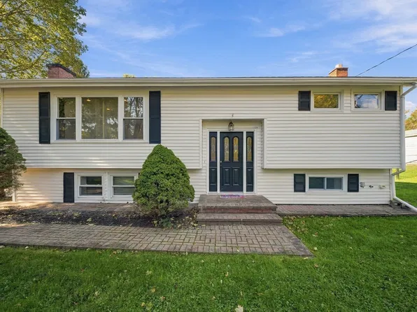 4 Richardson Rd, Hudson, MA 01749