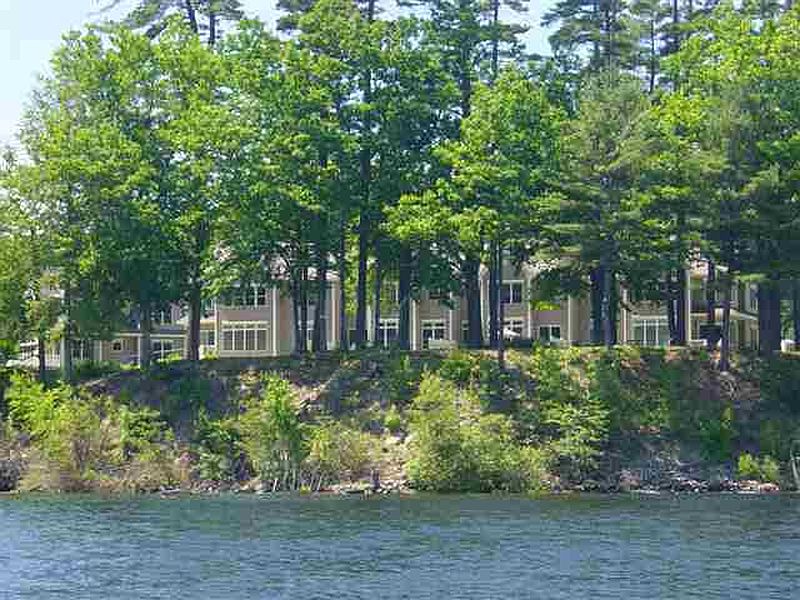 3rd image of 41 LAKESIDE Circle