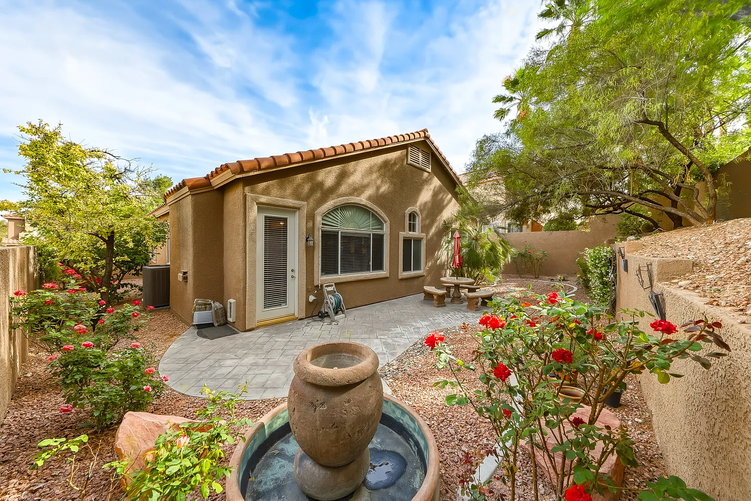 3 bed, 1808 sqft, $2,650 — Photo 3