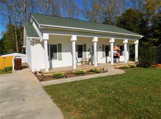 701 Alan Dr, Yadkinville, NC 27055