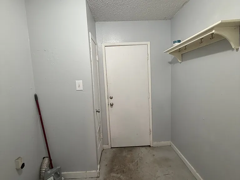 112 Cockerham St #A — Photo 6