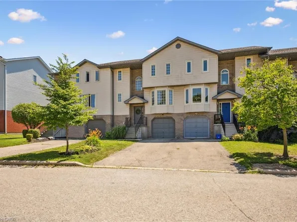 641 Grange Cres, Waterloo, ON N2T 2L9