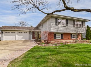 21W654 Kensington Rd, Glen Ellyn, IL 60137