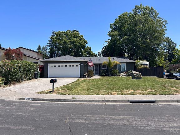 4th image of 4682 Flax Court