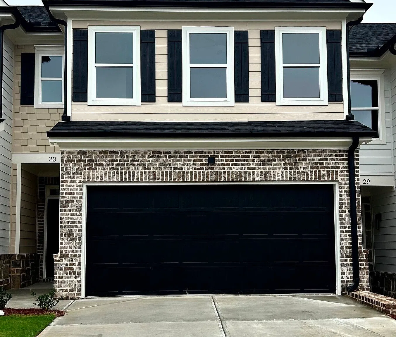 3 bed, 2.5 bath, 1660 sqft, $2,200 — Photo 1