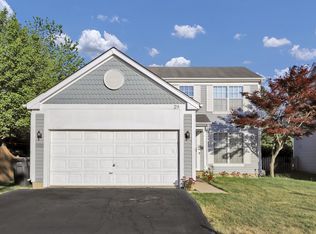 29 Wildflower Way, Streamwood, IL 60107