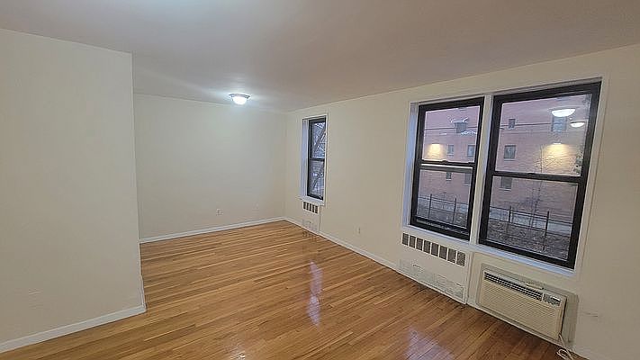 2nd image of 87-01 Midland Pkwy #3BA