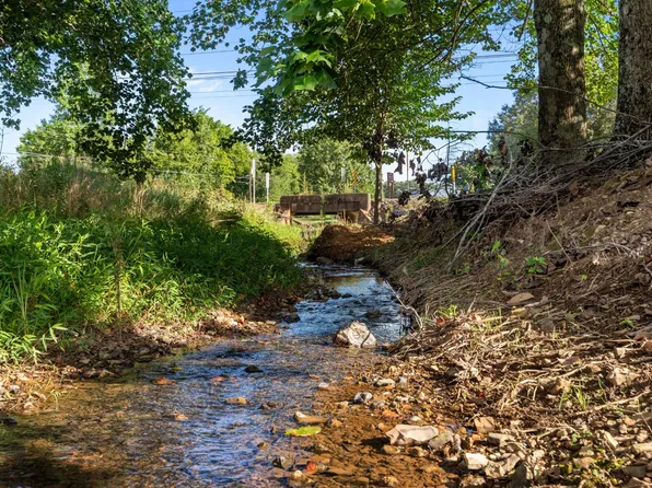 8754 Old State Route 1, New Johnsonville, TN 37134