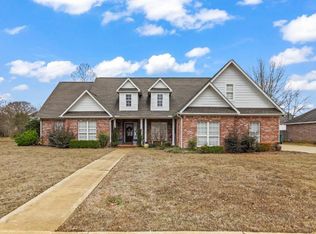 1298 Orleans Pl, Tupelo, MS 38801