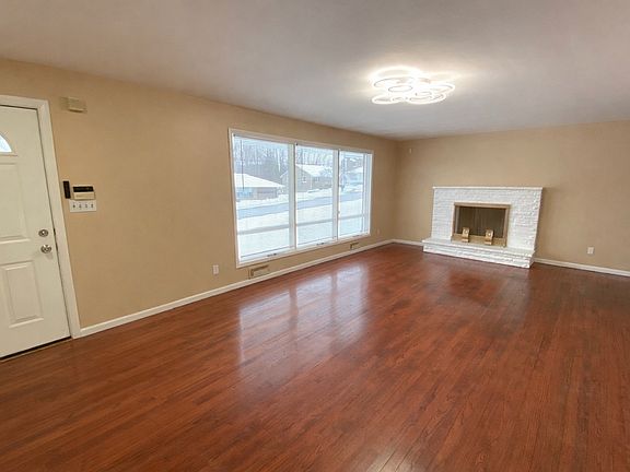 2nd image of 6 Canterbury Dr