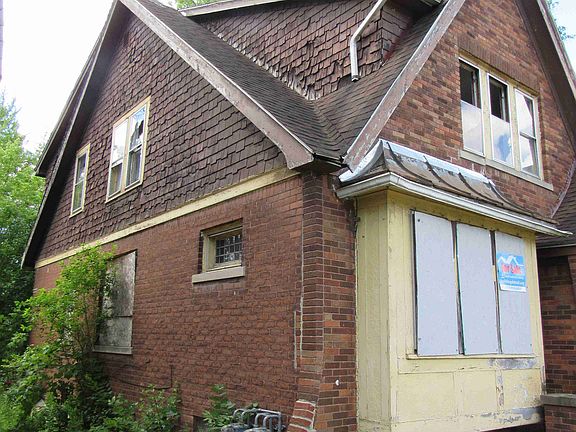 16033 Ellsworth
