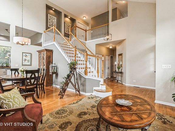 4th image of 402 Ashford Ln