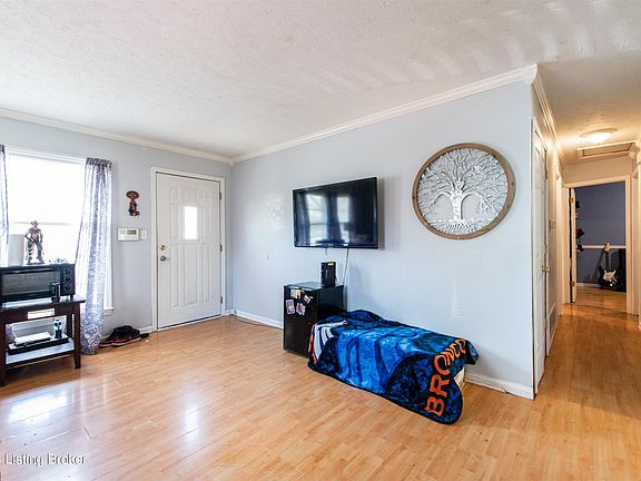 4th image of 4005 Carbine Ln