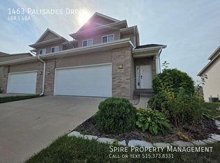 1463 Palisades Dr, Coralville, IA 52241