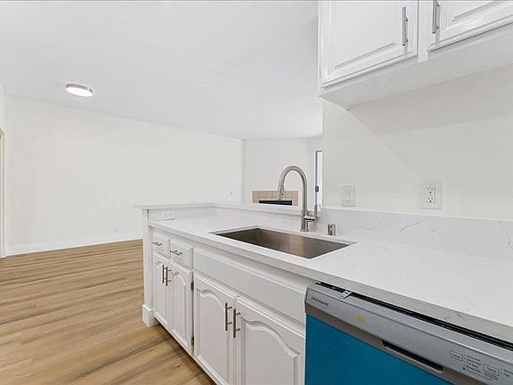 3rd image of 1175 E Ocean Blvd Suite 308