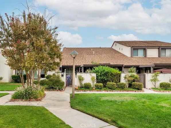 24662 Golfview Dr, Santa Clarita, CA 91355