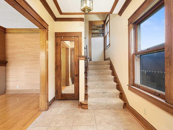5th image of 2532 Fulton Ave