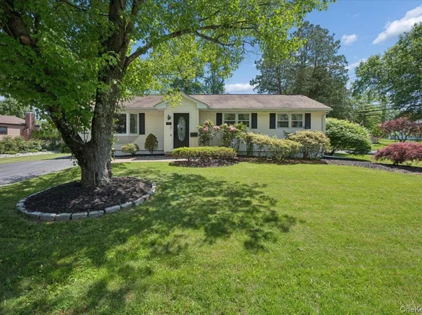 2 Debra Lee Court, West Nyack, NY 10994