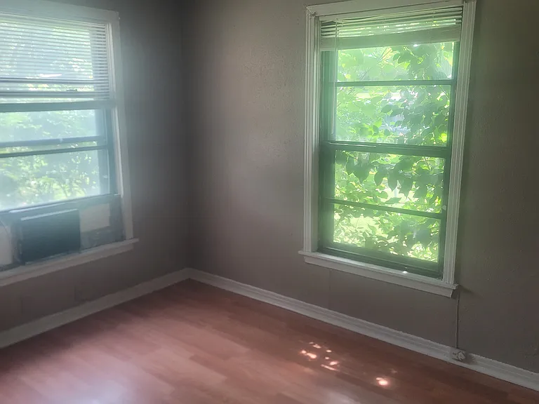 1901 Huntingdon Ave — Photo 5