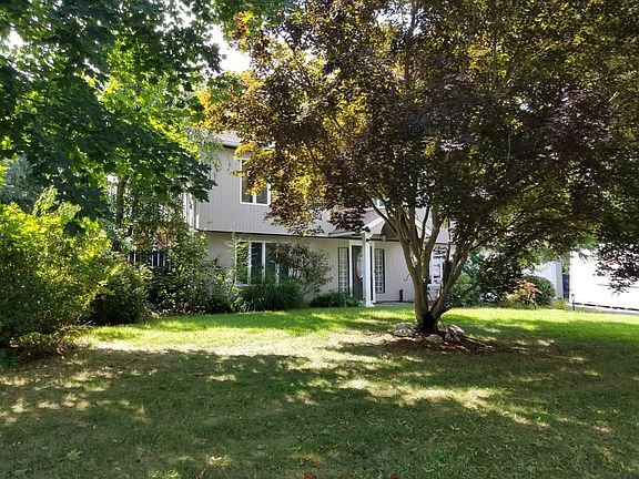 3rd image of 24 Falmouth Dr