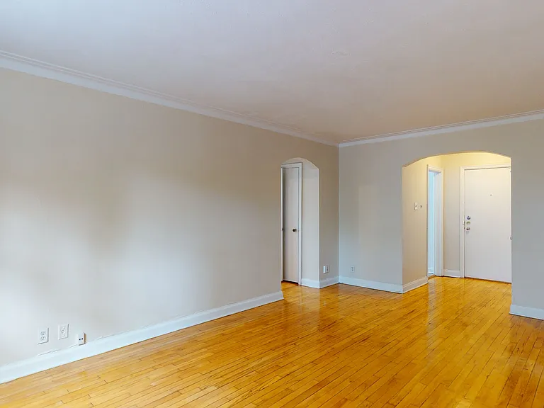 385 Besserer St — Photo 28