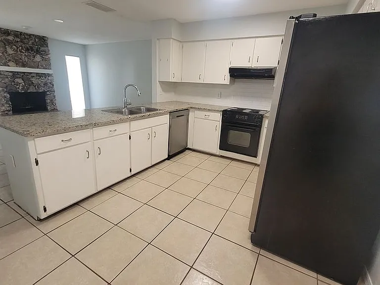 937 Aragon Ave — Photo 11