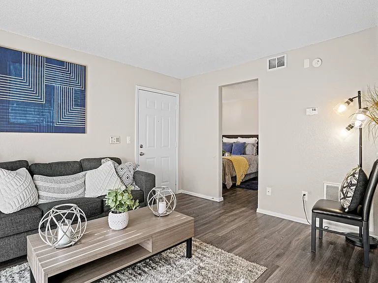 Diamond Creek Apartments — Photo 7