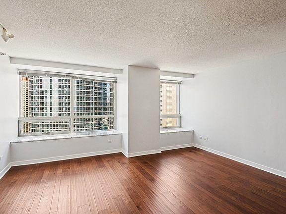 5th image of 512 N McClurg Ct APT 1509