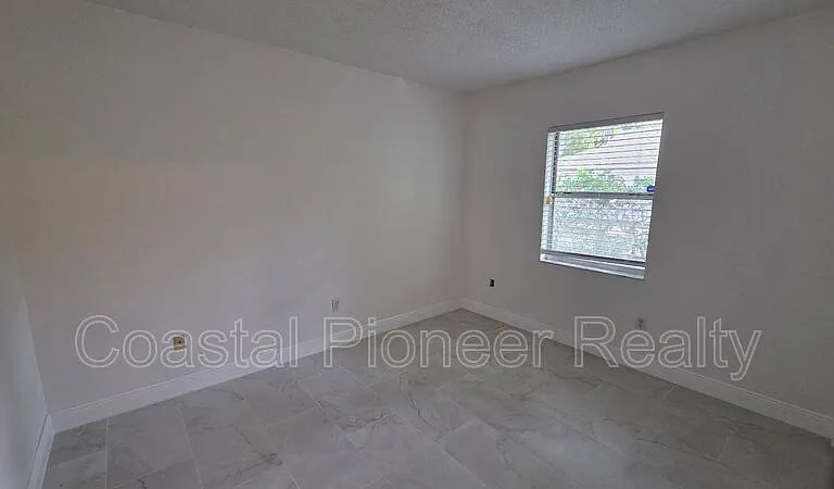18306 Crawley Rd — Photo 29