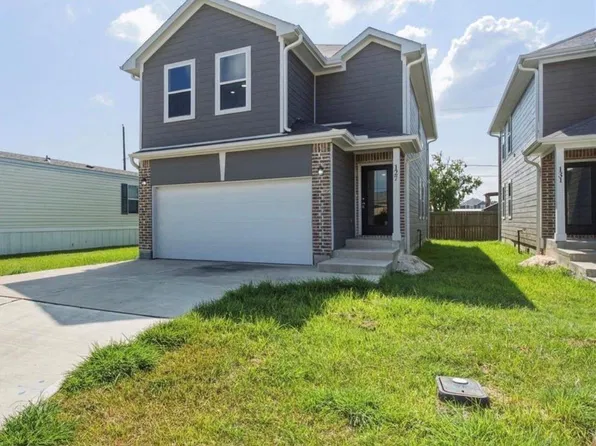 127 Egret Canal N, Baytown, TX 77523