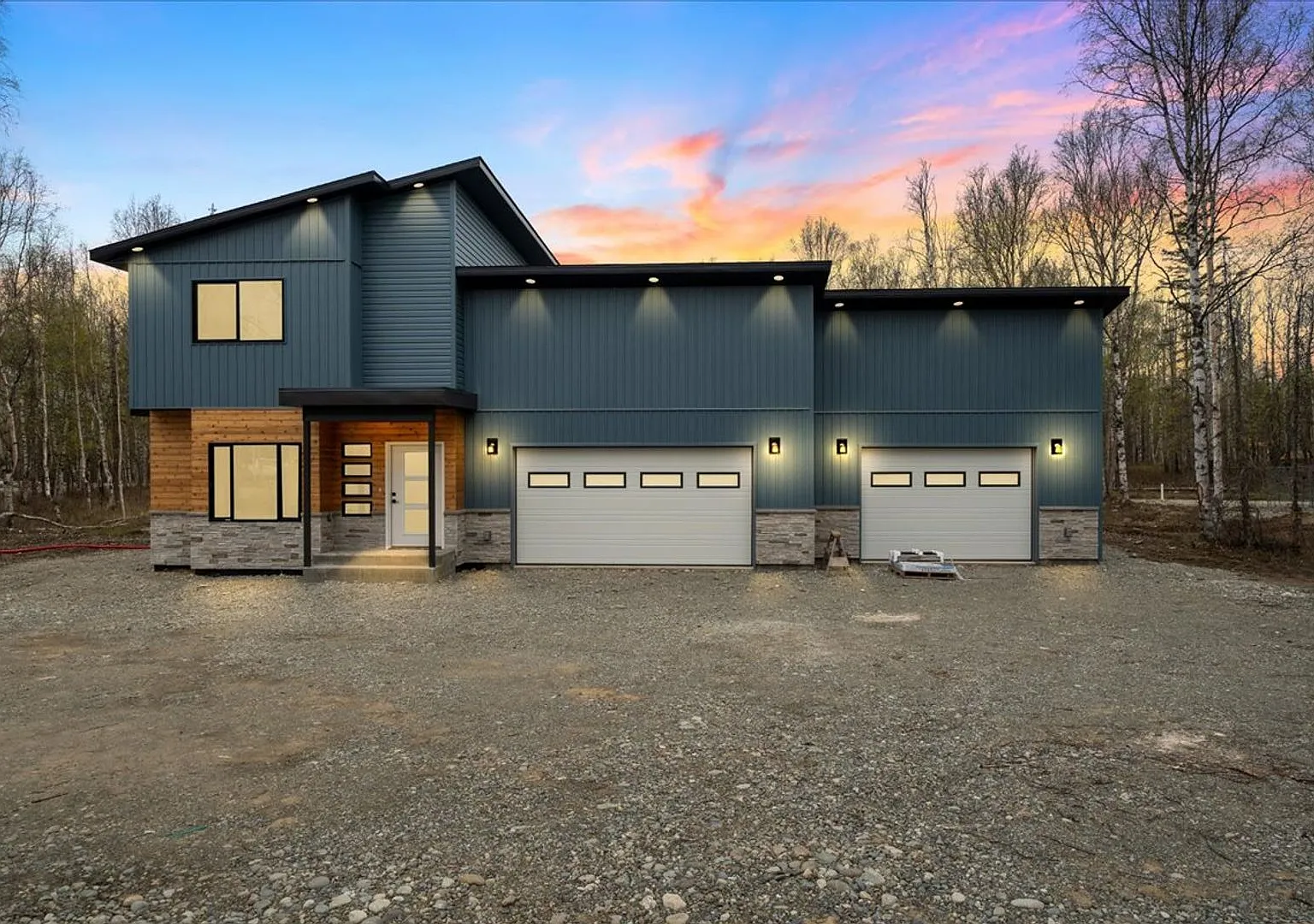 7404 N Paw St. — Photo 1