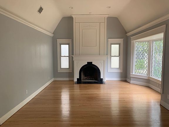 3rd image of 1125 Stearns Dr