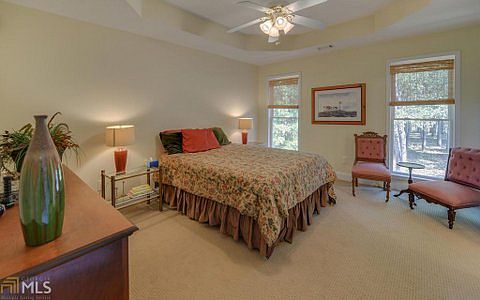 3 bedrooms on main level