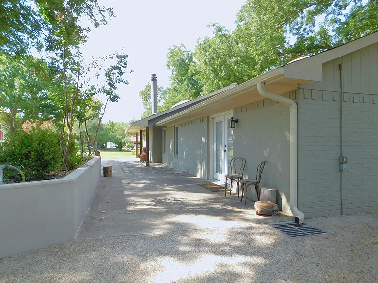 897 John George Ln — Photo 8