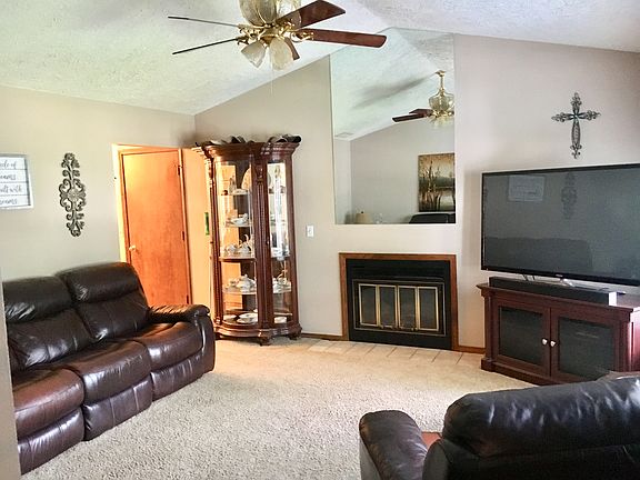 4th image of 2900 Karen Ln