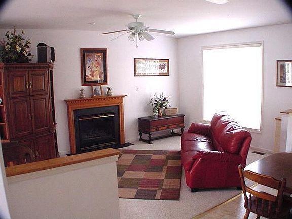 Family Room w/ Fireplace