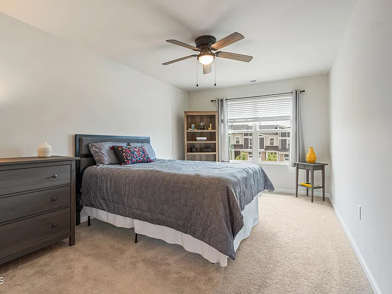 185 Millennium Dr — Photo 35