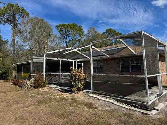 3rd image of 3121 W Taunton Rd