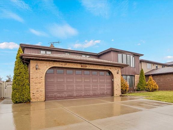 2nd image of 1102 E Ardyce Ln