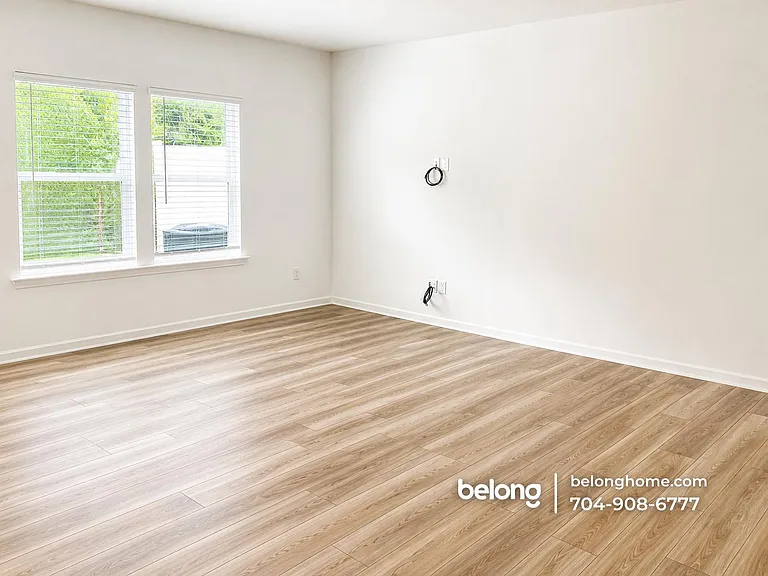 11912 Oak St — Photo 9
