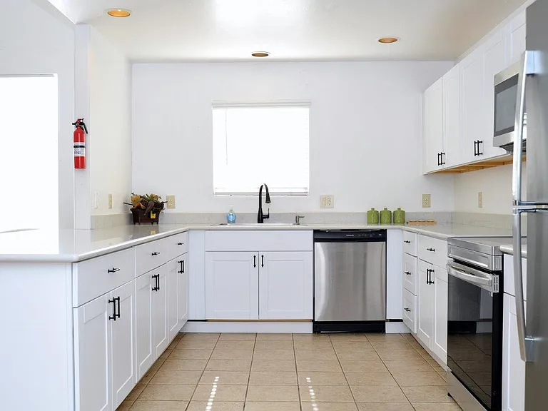 918 E Elm St #B — Photo 1