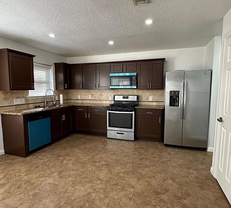 2nd image of 1403 High Thicket Ct
