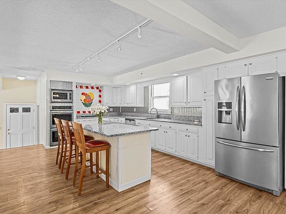 5th image of 109 Juniper Ridge