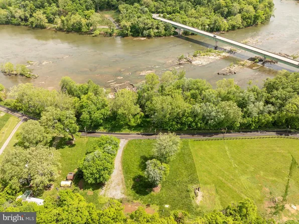 199 Bloomery Rd, Charles Town, WV 25414