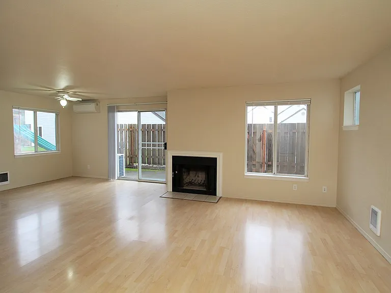 7292 SE Thiessen Rd — Photo 5