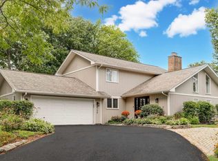 1126 Highland Ave, Lake Forest, IL 60045